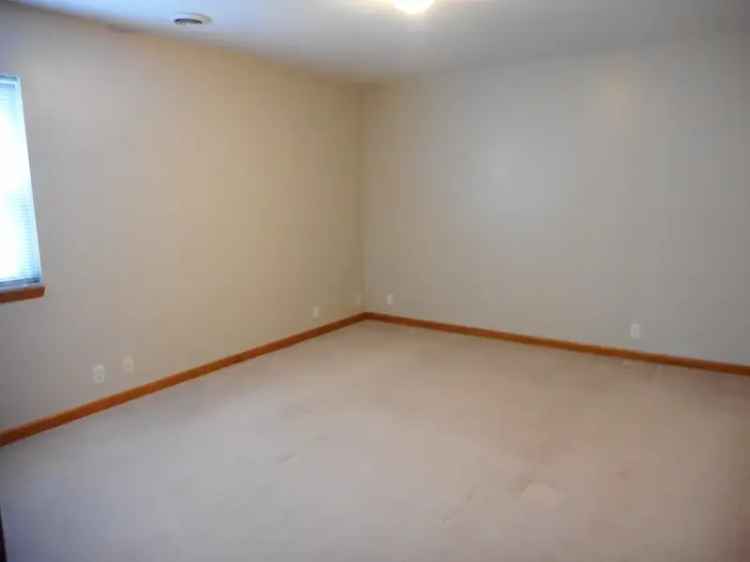 Rent Spacious 2 Bedroom Apartment in Prime Downtown Location