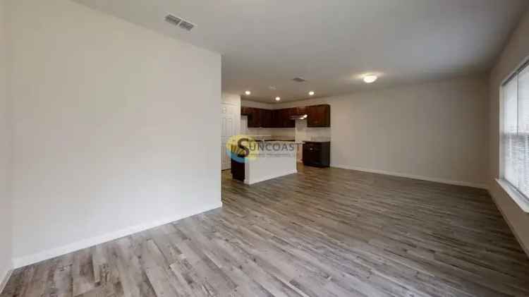 Rent Apartment Unit in Seminole Woods with Open Concept and Modern Features