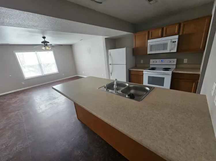 Rent Apartment Unit in Lake Ozark with Spacious Bedrooms and Modern Fixtures