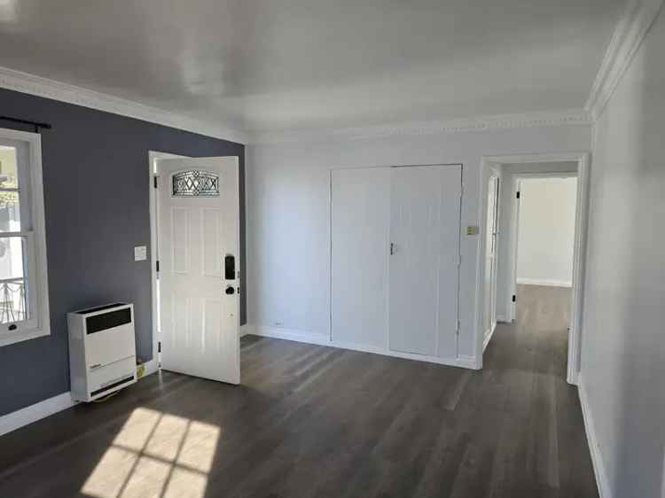 Rent Beautiful Remodeled Apartment Unit in Koreatown with Garage