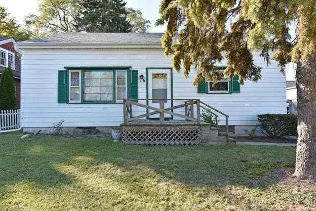 Home for Rent Beautiful 3 Bedroom Cape Cod Near Schools and Parks