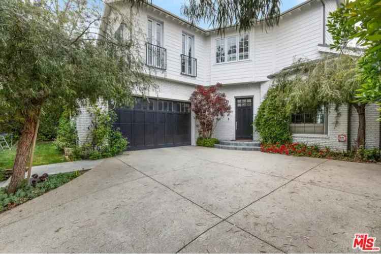 Rent Charming Traditional House with Garden in Brentwood