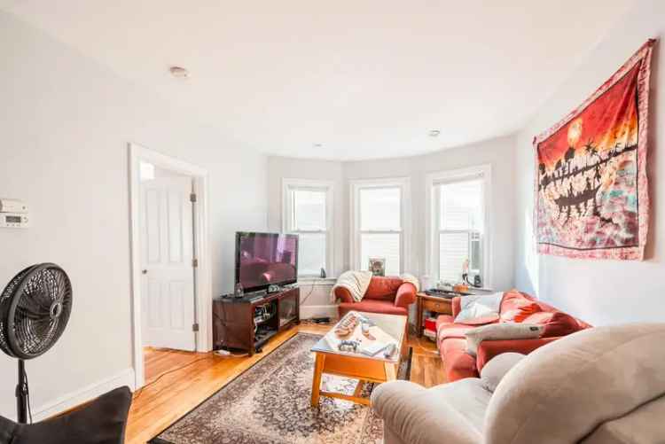 Rent Apartment Unit in Jamaica Plain with Modern Amenities and Porches