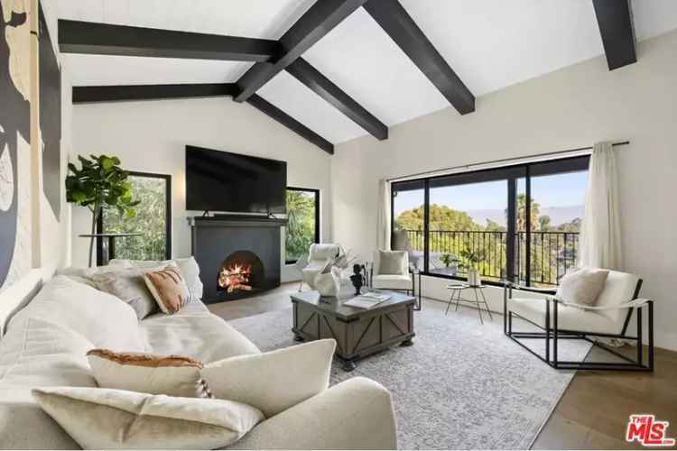 Buy California farmhouse in Hollywood Hills with breathtaking skyline views