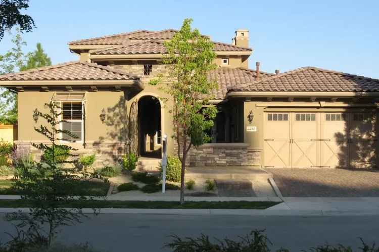 Rent Luxury Home in Somersett Community with Pool and Golf Course Views