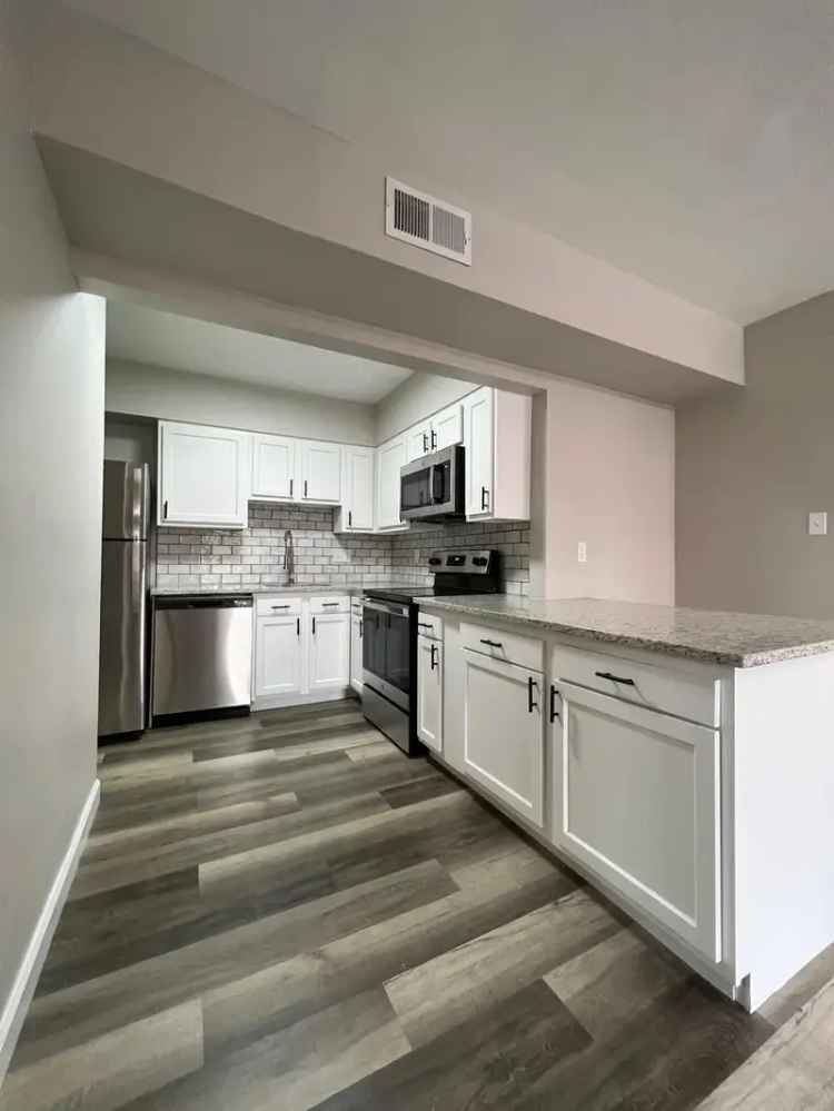 Rent Apartments in Kirkwood with Garage Parking and Modern Features