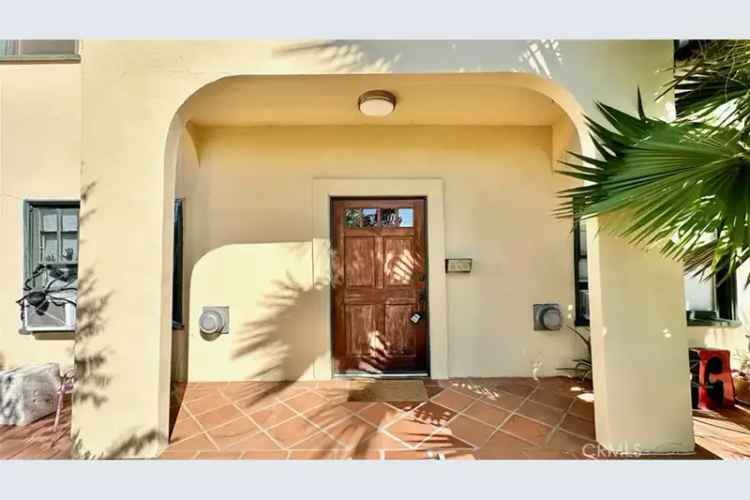 House For Sale in 3201, Hamilton Way, Los Angeles, California