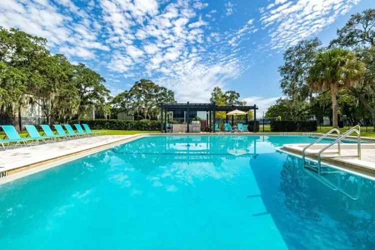 Rent Luxury Apartments in Clearwater with Pool and Tennis Courts