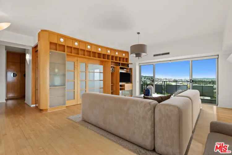 House For Sale in 1155, North La Cienega Boulevard, West Hollywood, California