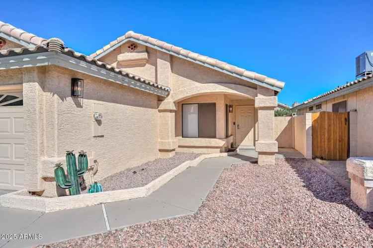 Buy a 3 Bedroom Home in Chandler with Spacious Backyard and Modern Kitchen