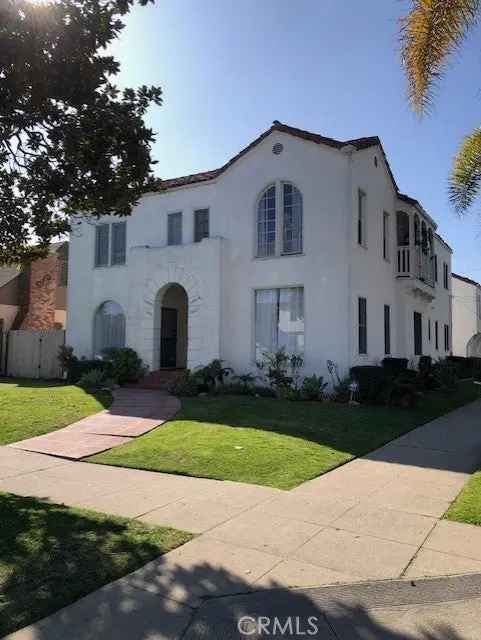 House For Sale in 1601, South Hayworth Avenue, Los Angeles, California