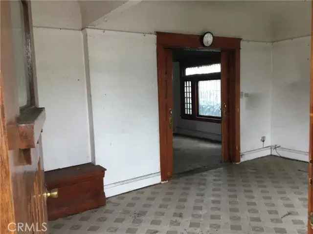 House For Sale in 860, West 54th Street, Los Angeles, California