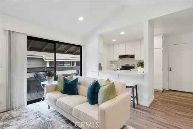 House For Sale in 262, Streamwood, Irvine, California