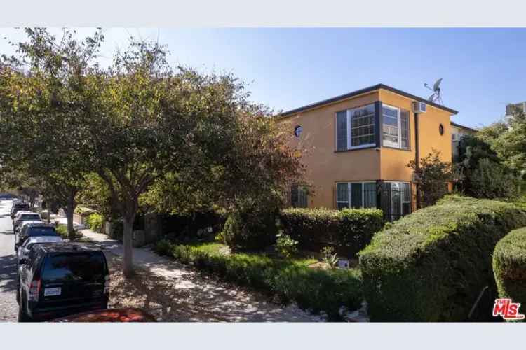 House For Sale in Beverly Hills, California