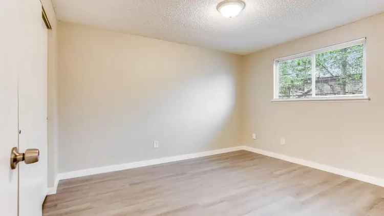 Rent Crystal Springs Apartments in Parkland WA with Utilities Included