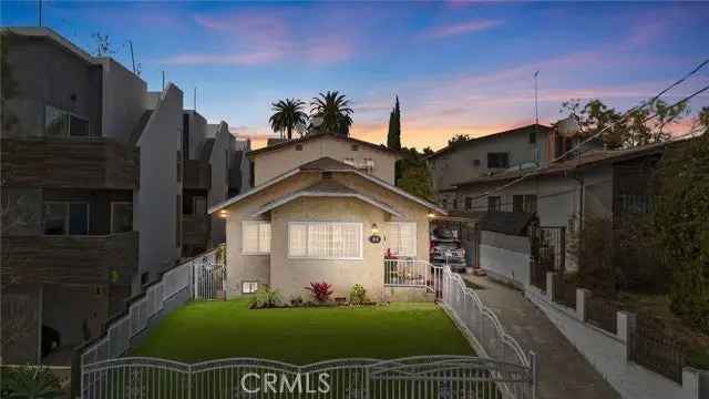 House For Sale in 819, Rosemont Avenue, Los Angeles, California