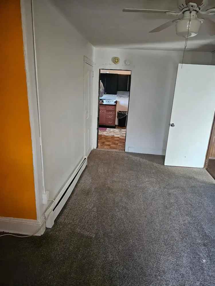 Rent Apartment Unit Clean and Secure 600 sq ft