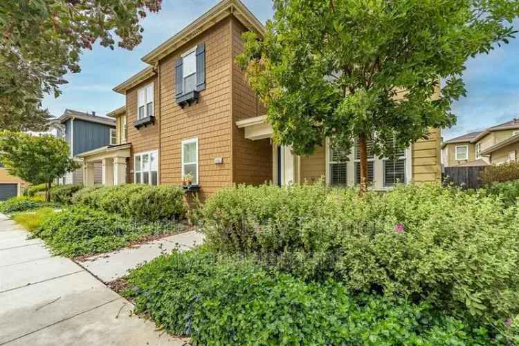 Rent Stylish 3 Bedroom Single Family Home in Marina Community