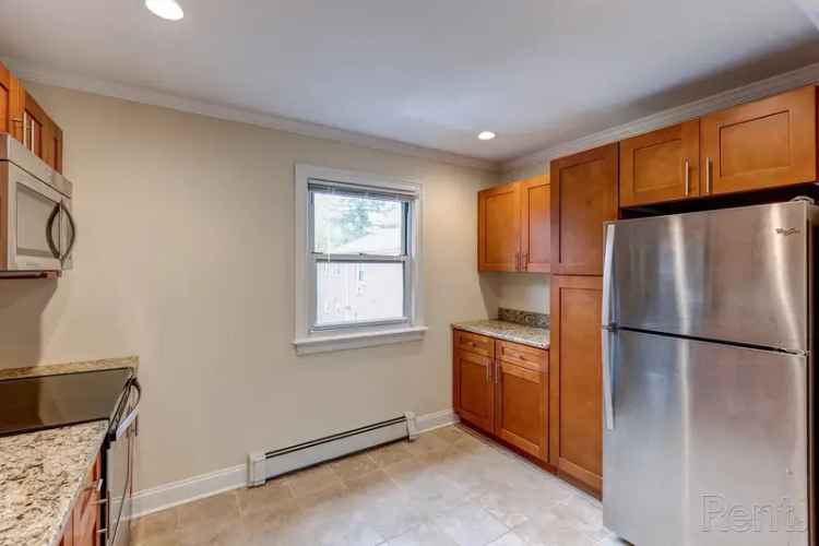 Rent Apartments in Princeton with Garages and Great Amenities