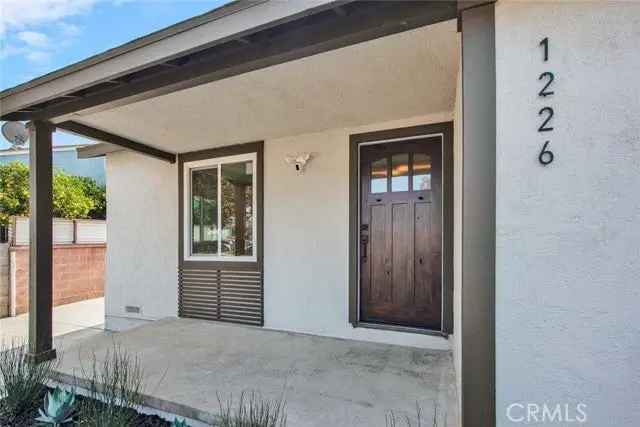 House For Sale in 1226, West Walnut Street, Santa Ana, California