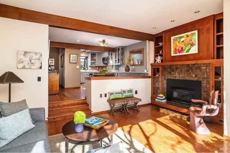 Rent townhouse in Sycamore Park with remodeled kitchen and private patio