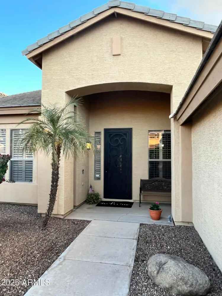 Buy Single Level Home in Gilbert with Spacious Layout and Pool