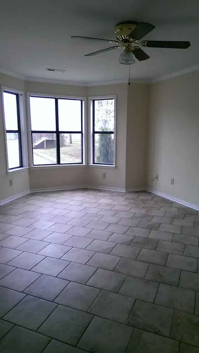 Rent Spacious 2 Bedroom 2.5 Bath Town Home Style Apartment