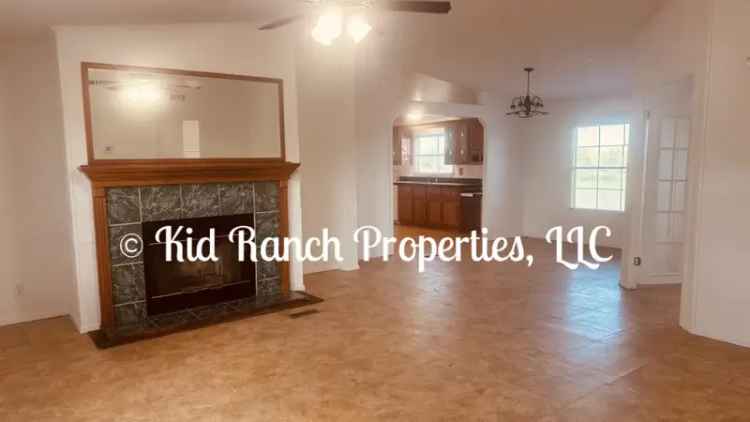 Rent Spacious Country Home Close to San Marcos with 4 Bedrooms and 3 Baths