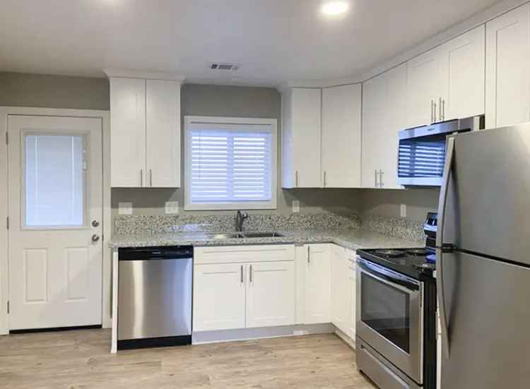 Rent Apartments at Sutter Apartment Homes Near Manteca Shopping Center