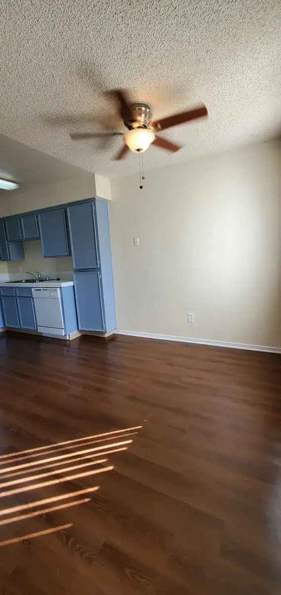 Rent Upgraded 2 Bedroom Apartments in Village Oaks