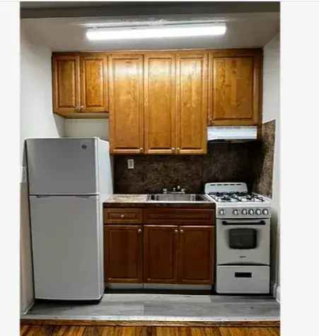 Rent Studio Apartment Near 7 Train with In-Building Laundry