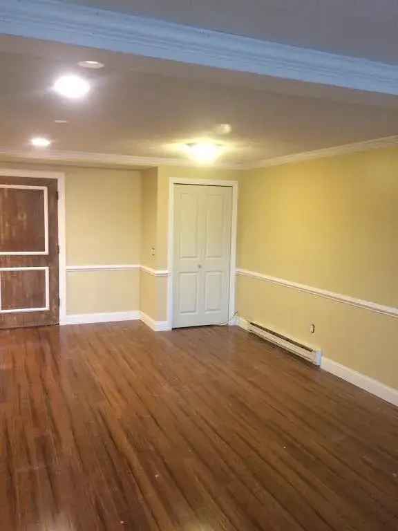 Rent Great Renovated 1 Bedroom Apartment Near Woburn Center