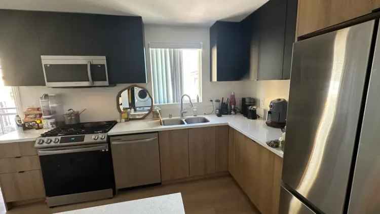 Rent Burbank Apartment with 2 Beds 2 Baths Pet Friendly