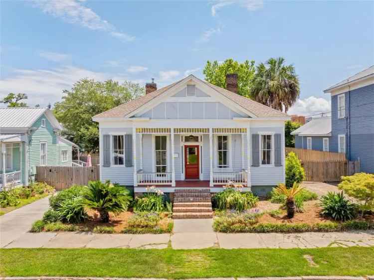 Rent Victorian Cottage in Downtown Mobile with Stunning Features