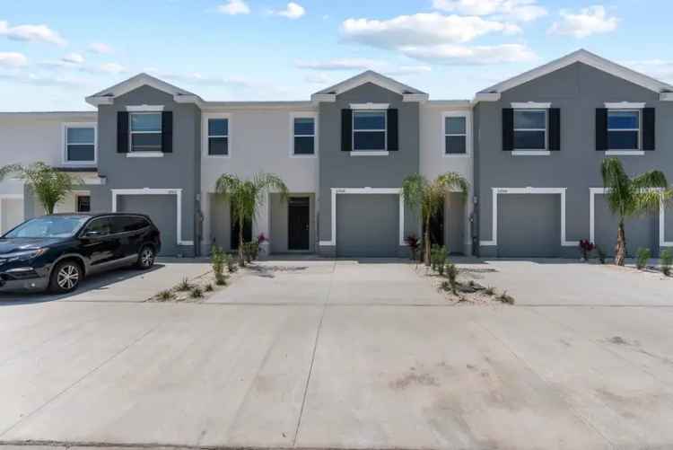 Townhouse for Rent in Wesley Chapel with 3 Bedrooms and 2.5 Baths