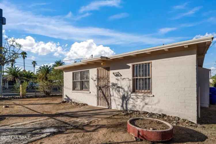 Buy Bungalow in Central Tucson with Spacious Backyard and Storage