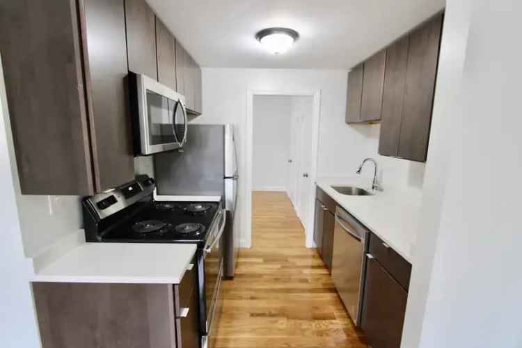 Rent 1 Bedroom Apartment Near Broadway and Assembly Row with Parking