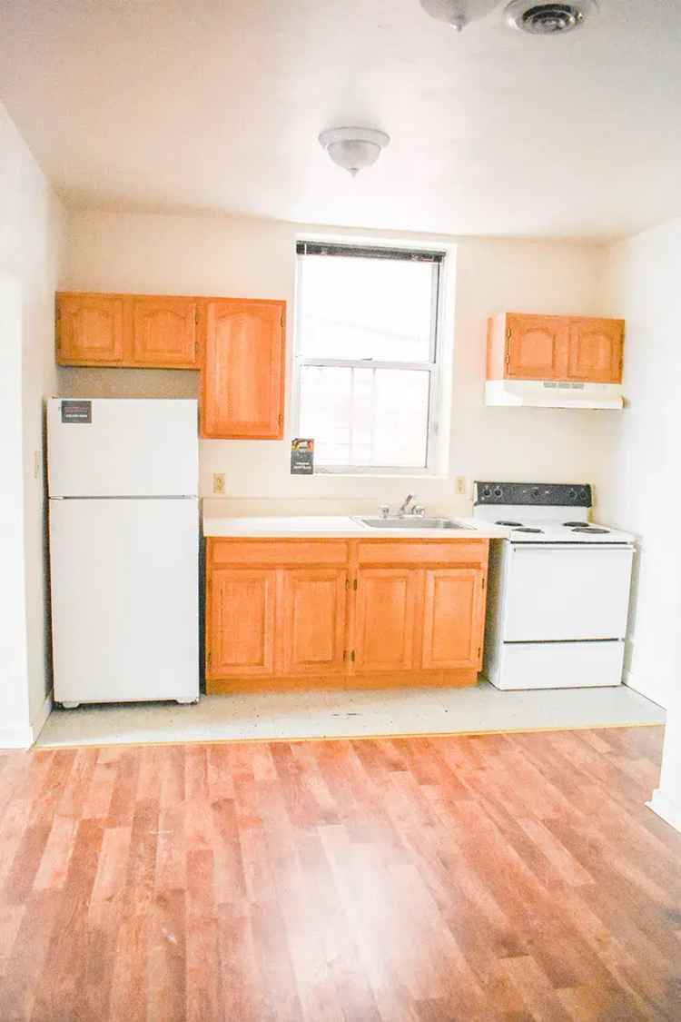 Rent Apartments in Oakland with Spacious One or Two Bedroom Layouts