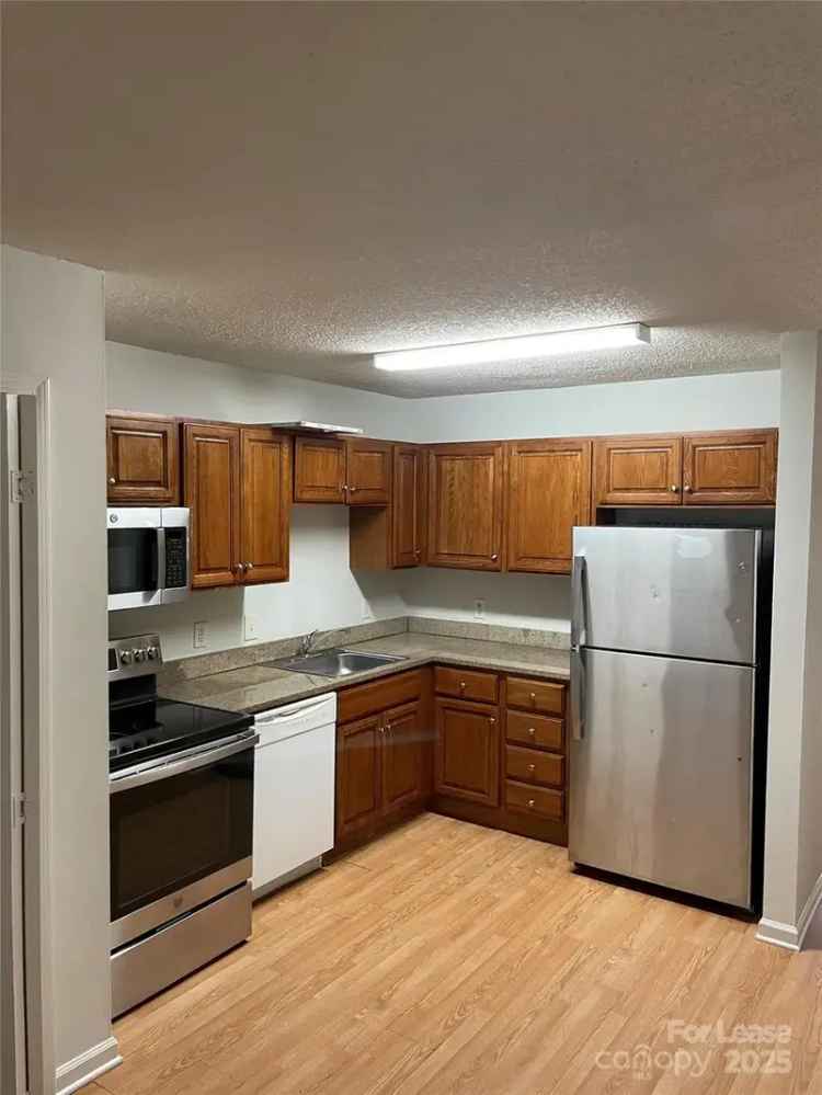 Rent a Spacious 2 Bedroom Apartment in Downtown Concord Near Concord Mills