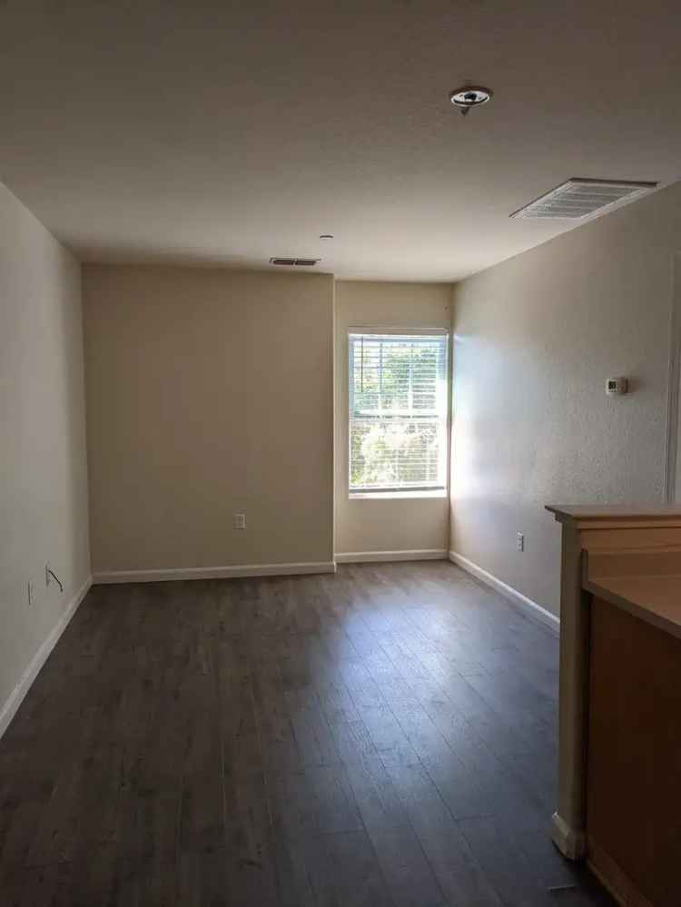 Rent One Bedroom Apartment in Downtown Lincoln with Modern Features