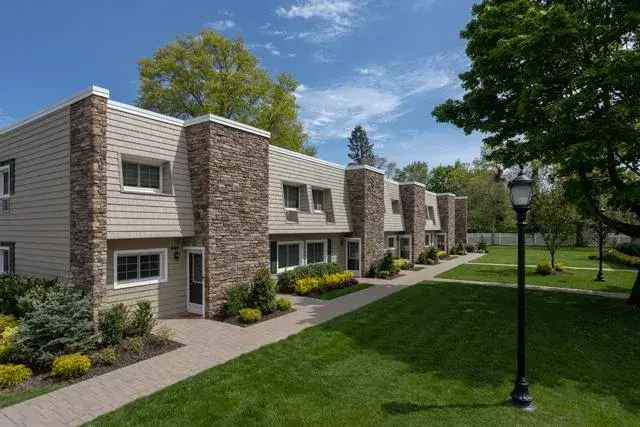 Rent Apartments with Private Entry in Fairfield Estates At Bohemia