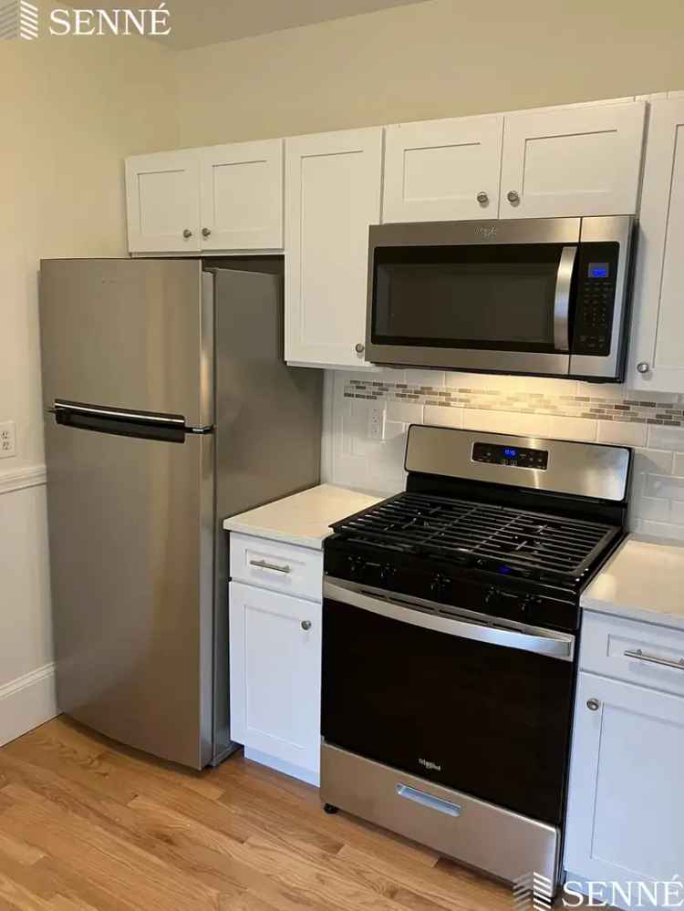 Rent Apartment Unit with 2 Bedrooms and Modern Features near Porter Square