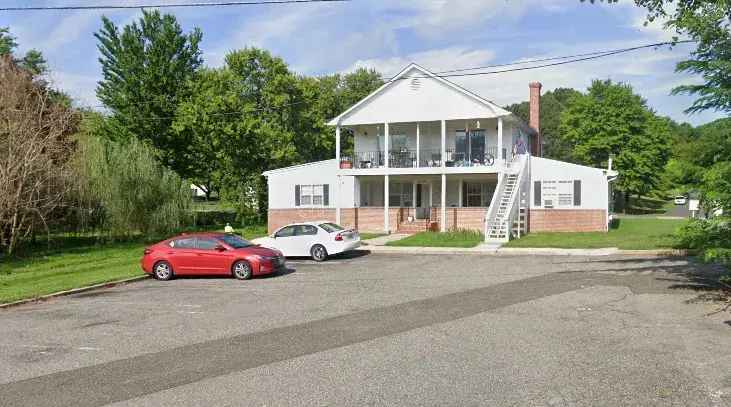 Rent Apartment Unit in Chesapeake Beach with Modern Updates and Nearby Amenities