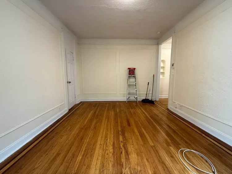 Rent Apartment Unit in Astoria with 2 Bedrooms and Laundry