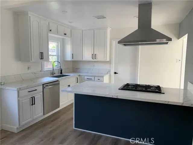 House For Sale in 1522, Junipero Avenue, Long Beach, California