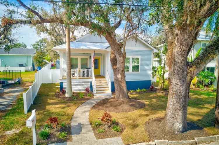 House For Sale in 112, 17th Street East, Bradenton, Florida