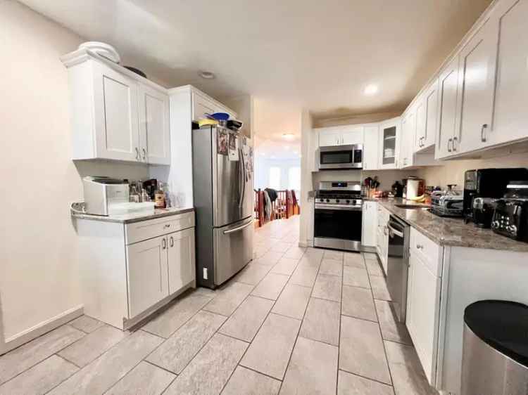 Rent Apartment Unit 2 Level 5 Bed 3 Bath Near Broadway and Beach