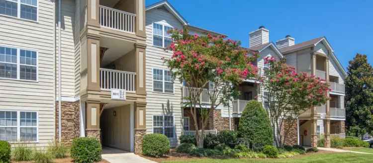 Luxury Apartments for Rent in Charlotte with Resort Style Amenities