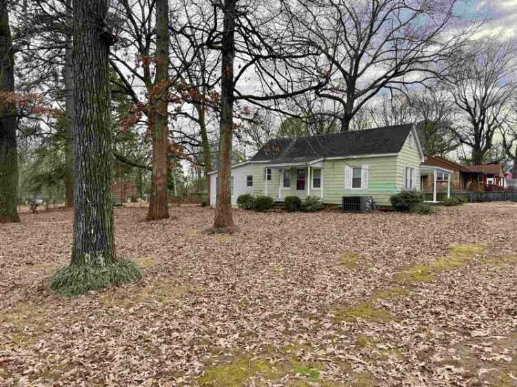 Buy house in North Florence with large lot and modern upgrades