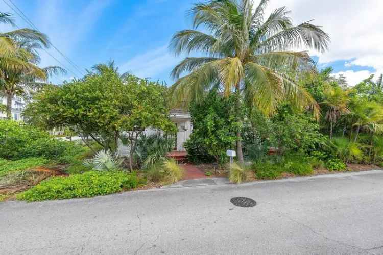 House For Sale in 701, Southeast 1st Street, Delray Beach, Florida